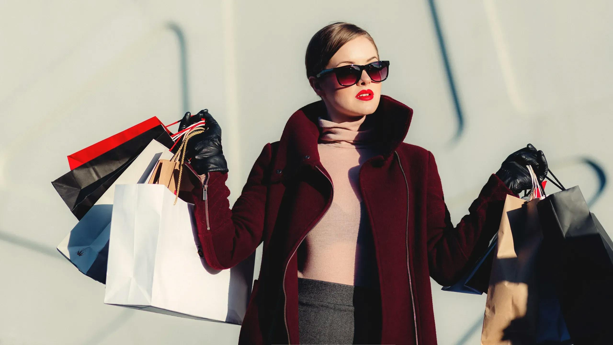 Shopping model red fashion